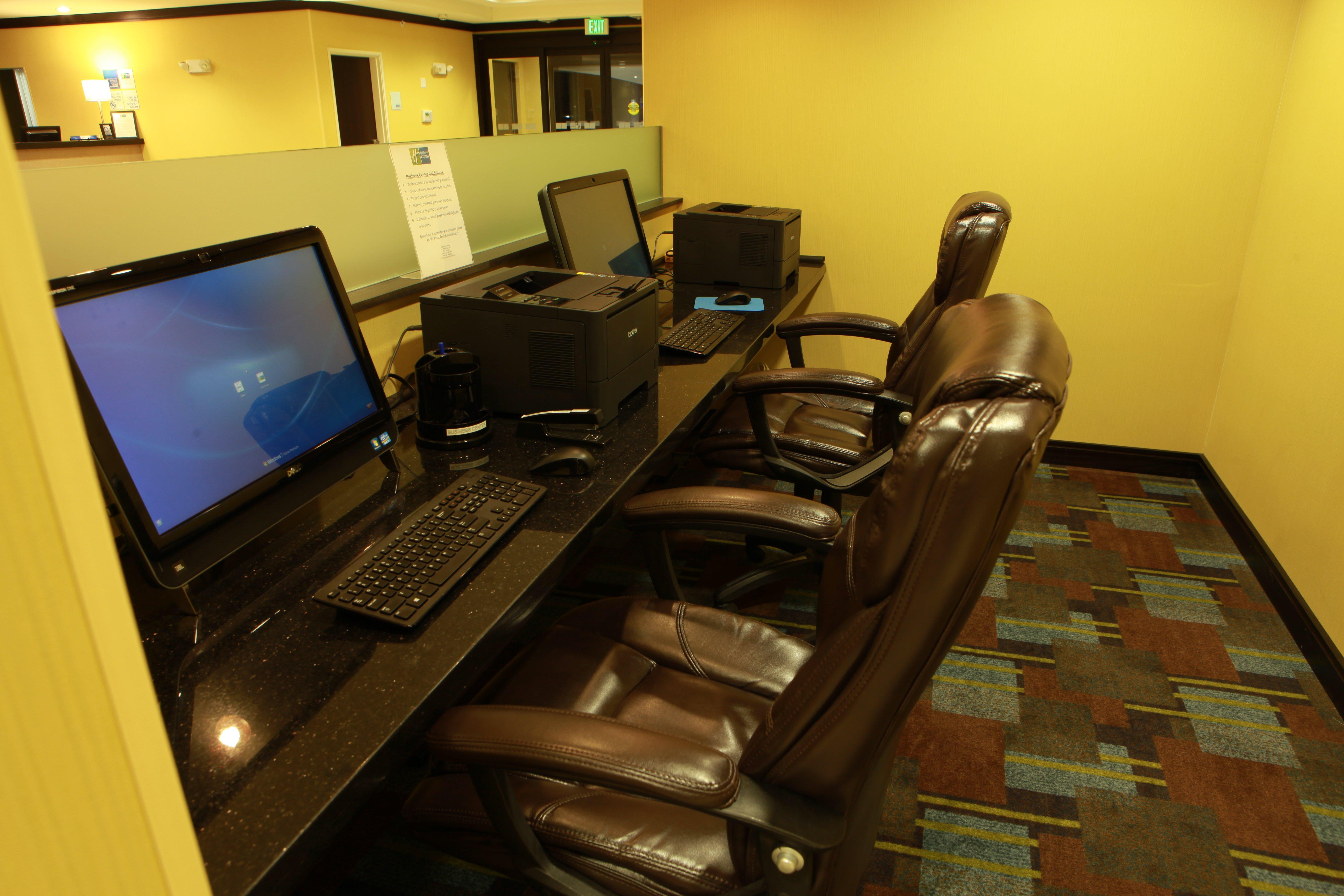 Holiday Inn Express And Suites Detroit North-Troy By Ihg Eksteriør bilde