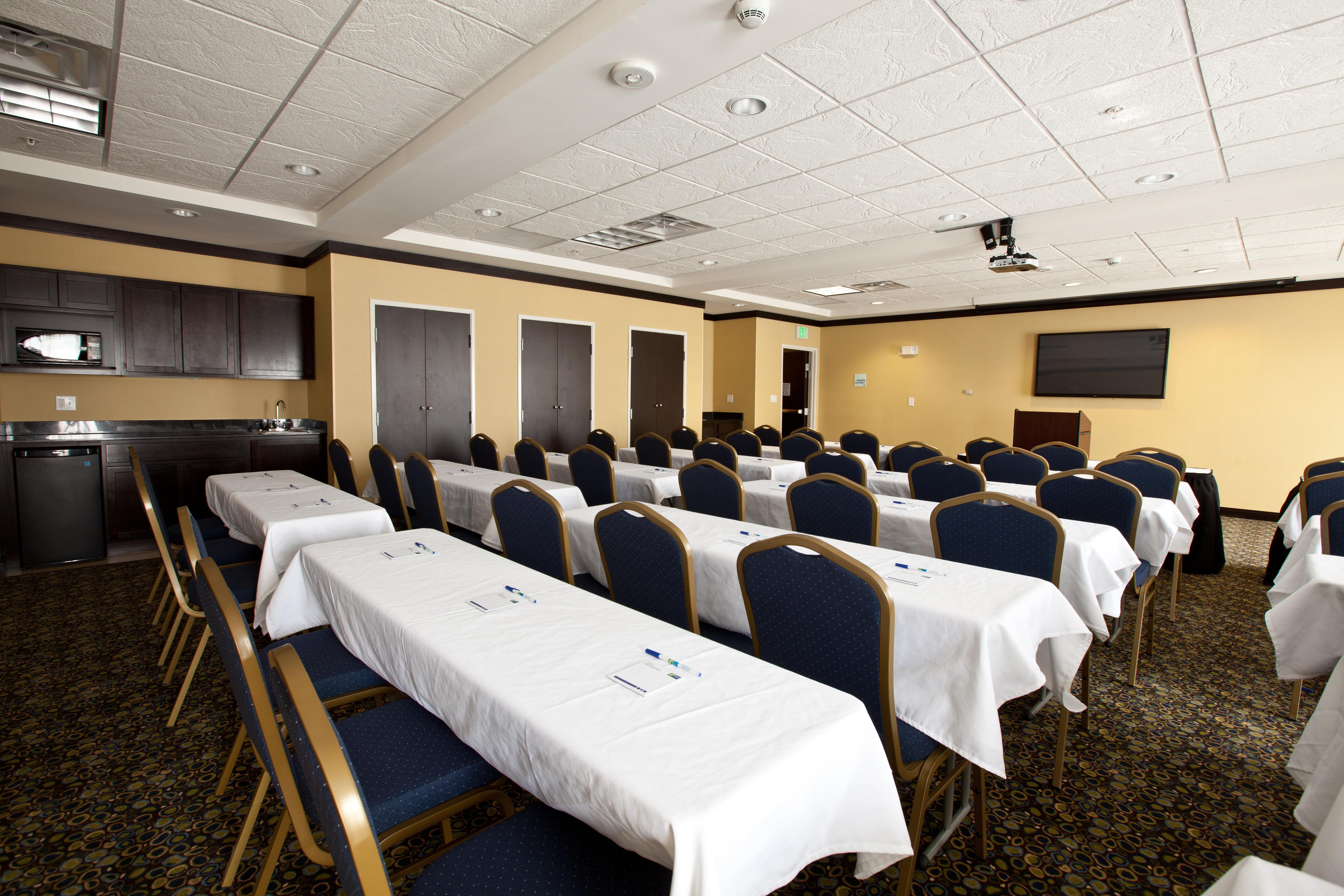 Holiday Inn Express And Suites Detroit North-Troy By Ihg Eksteriør bilde