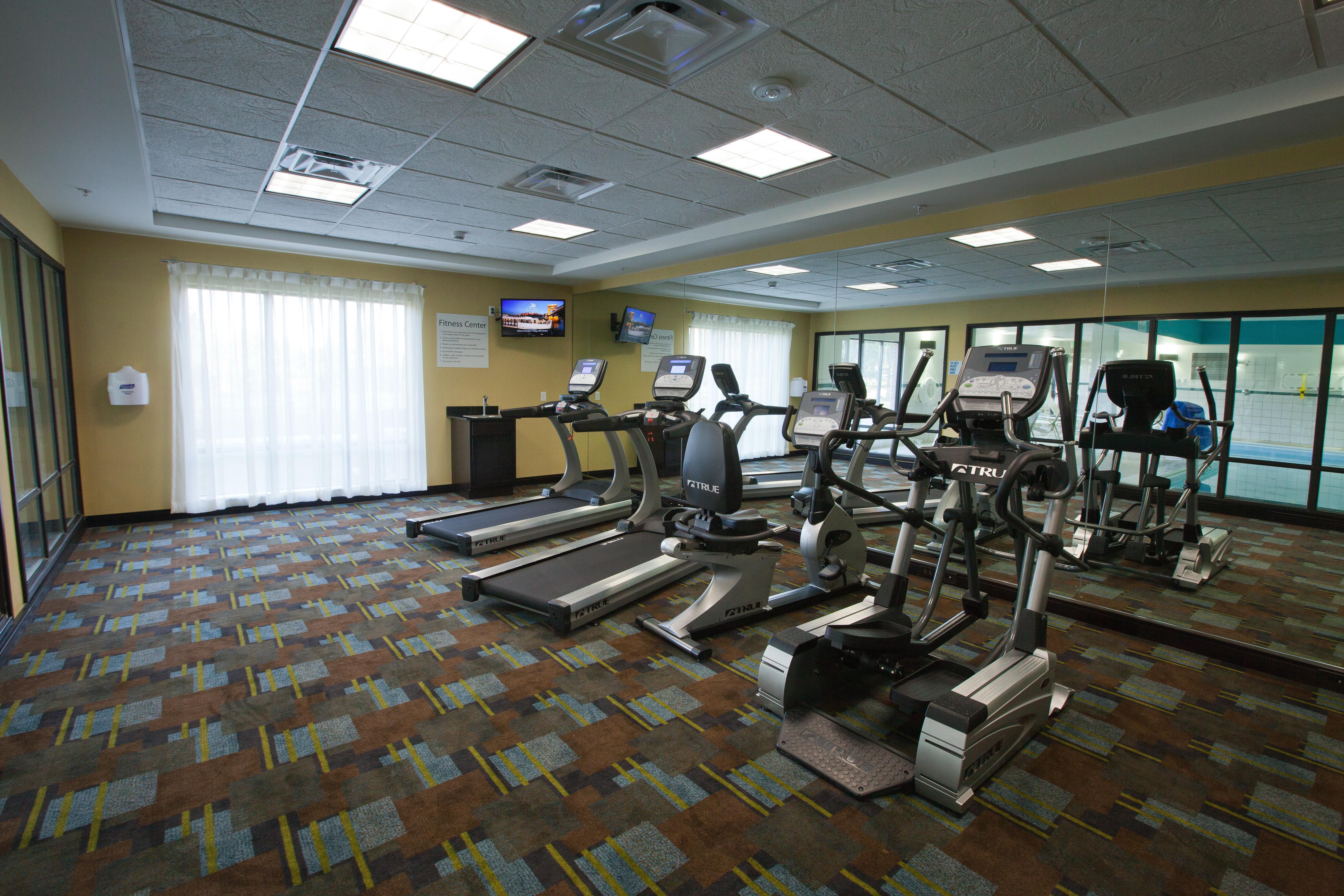 Holiday Inn Express And Suites Detroit North-Troy By Ihg Eksteriør bilde